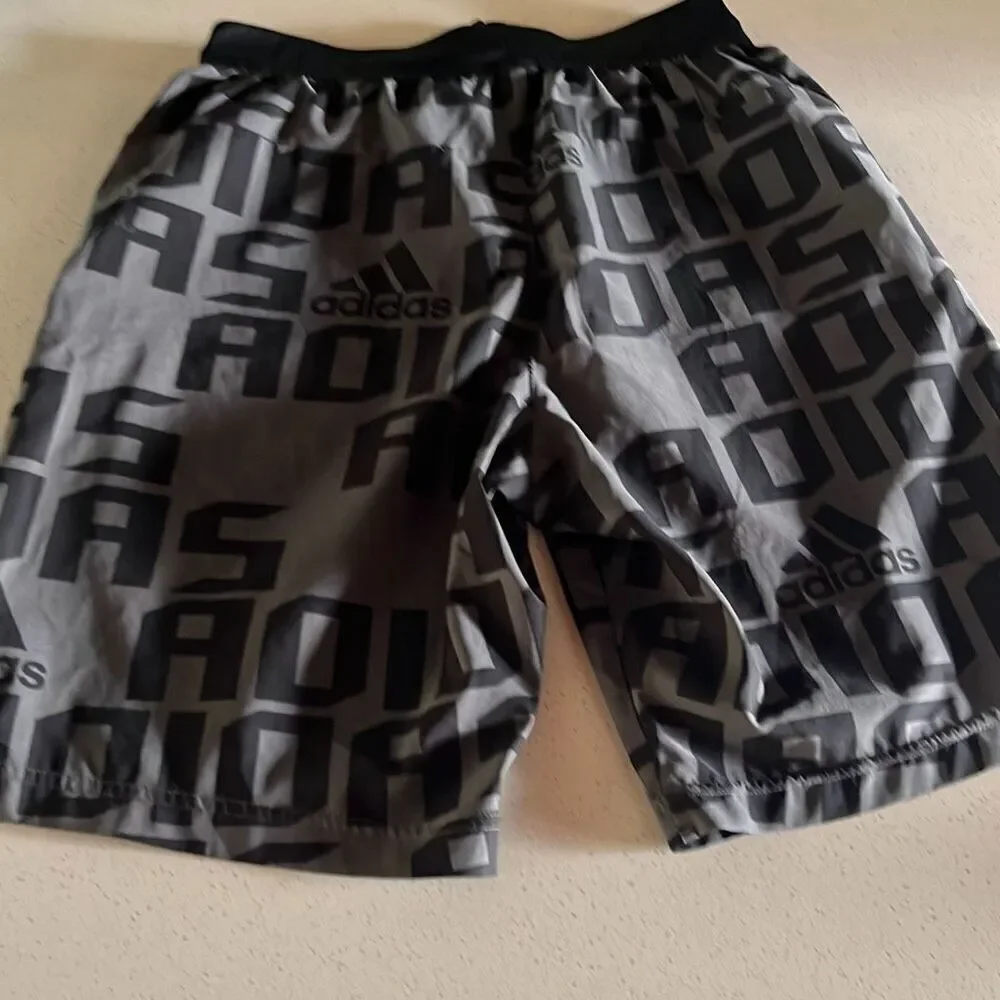 Adidas All Over Print Shorts Men’s Small 9 inseam